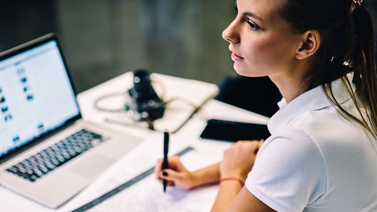 Online-Fortbildung &copy; shutterstock