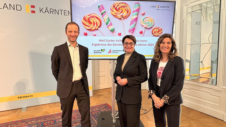 Mag. pharm. Hans Bachitsch, Präsident der Apothekerkammer Kärnten, mit der Kärntner Landesrätin Dr. Beate Prettner und Diabetes-Ärztin Dr. Sandra Zlamal-Fortunat bei der Präsentation  der Ergebnisse der Diabetes-Vorsorgeaktion 2025. © Büro LR.in Prettner