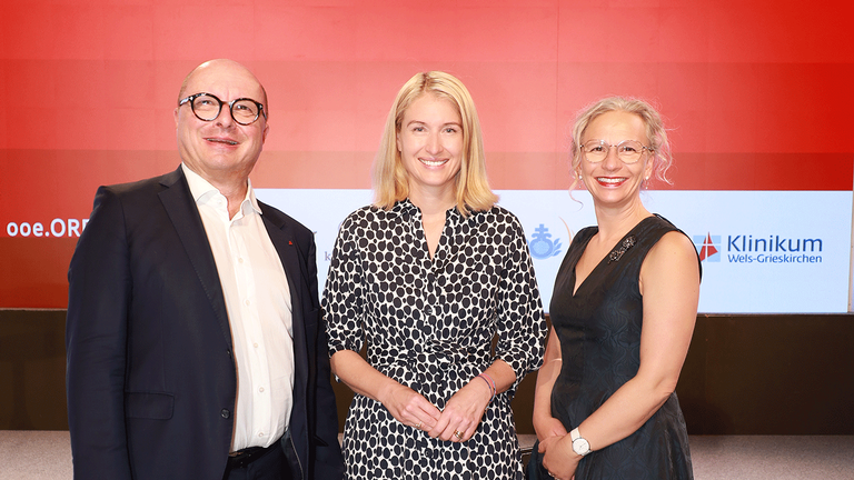 Das Pr&auml;sidium der LGSt. Ober&ouml;sterreich, Mag. pharm. Thomas W. Veitschegger und Mag. pharm. Monika Aichberger, mit LH-Stv. Mag. Christine Haberlander. &copy; GregorHartlPhotography