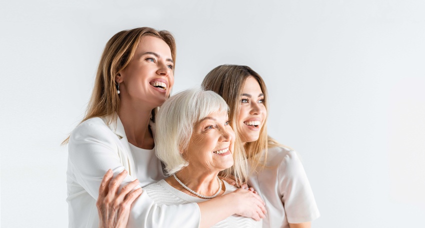 Frauen verschiedener Generationen © Shutterstock