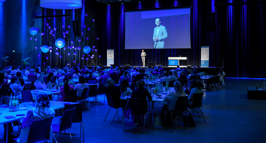 &Uuml;ber 400 Entscheidungstr&auml;ger:innen diskutierten beim diesj&auml;hrigen  Austrian Health Forum in Schladming, darunter &Ouml;GK-Obmann Peter McDonald, die Pr&auml;sidentin des &Ouml;sterreichischen  Gesundheits- und Krankenpflegeverbands, Elisabeth Potzmann, und Nationalratsabgeordnete Juliane Bogner-Strau&szlig;. &copy;  Austrian Health Forum/Klaus Ranger