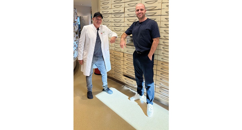 Neo-Apotheker Studenik mit seinem Chef, Mag. pharm. Daniel Gjoncaj © beigestellt