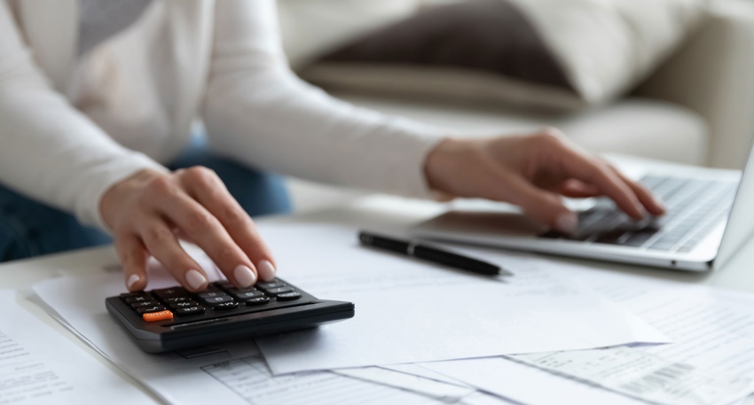 Themenbild Steuer © Shutterstock