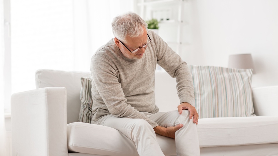 Bei Menschen mit Typ-2-Diabetes verschleißen die Gelenke von Knie und Hüfte häufiger als bei anderen. © Shutterstock