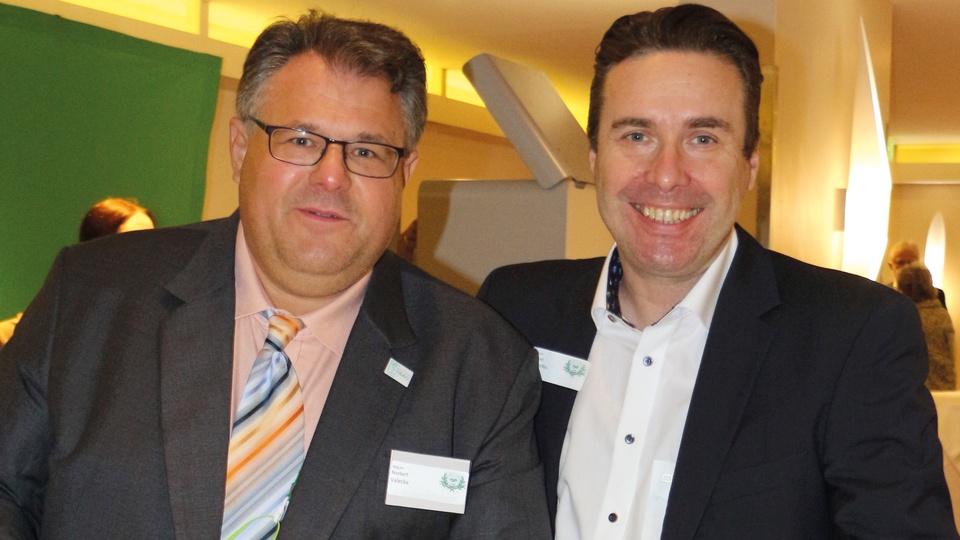 Mag. pharm. Raimund Podroschko (r.), Präsident des VAAÖ und Vizepräsident der Österreichischen Apothekerkammer, und Mag. iur. Norbert Valecka, VAAÖ-Direktor – mit Engagement und Power für die angestellten Apothekerinnen und Apotheker. © VAAÖ