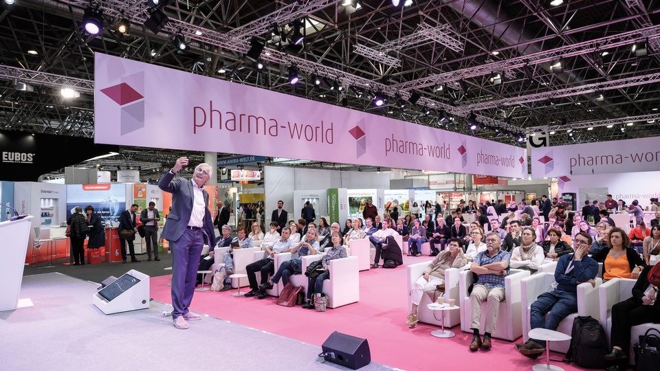 Die expopharm 2022 bietet noch mehr Vorträge, Diskussionsrunden und Innovationen als bisher. © expopharm/Avoxa