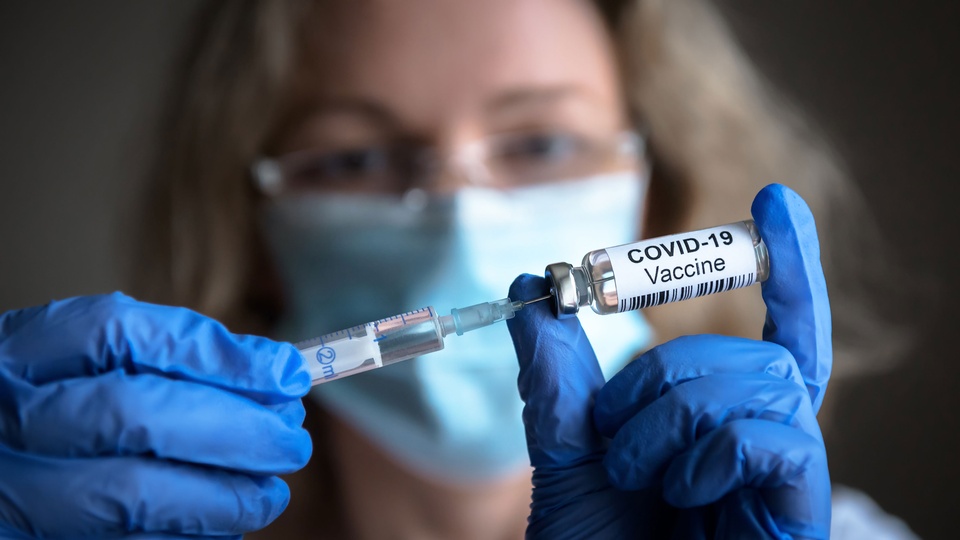 Covid-Impfstoff © Shutterstock