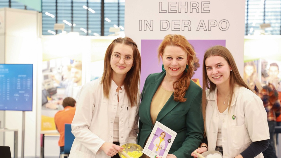 Sophie Grabner, Margarete Olesko und Annalena Aschauer auf der Berufsinformationsmesse © Apothekerverband/Neumayr