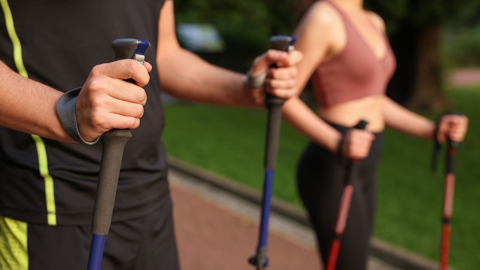 © shutterstock Nordic Walking © shutterstock