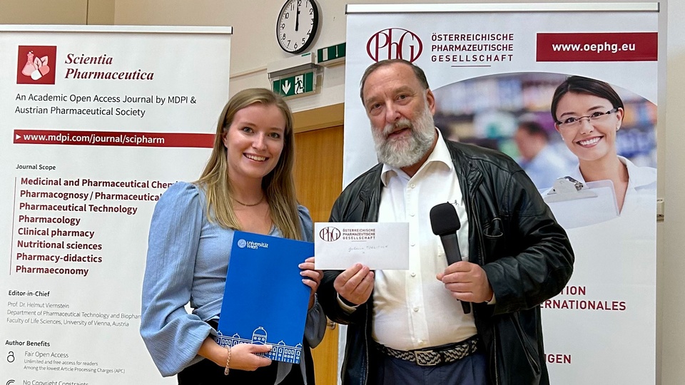 Johanna Poglitsch mit Prof. Helmut Viernstein © Nina Schützenmeister