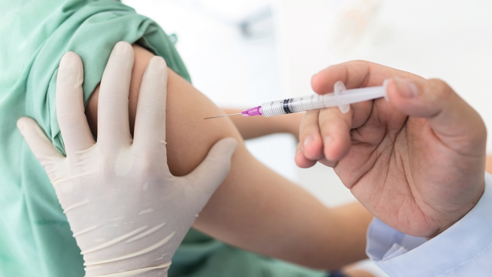 SARS-COV-2 Impfung © Shutterstock