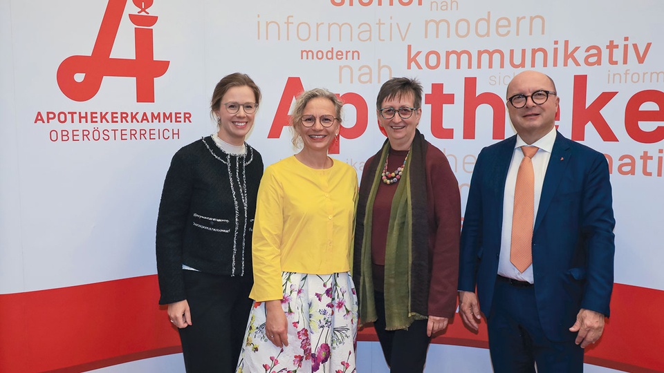 V. l. n. r.: Mag. pharm. Elisabeth Frech, Vizepräsidentin Mag. pharm. Monika Aichberger, LAbg. Ulrike Schwarz und Präsident Mag. pharm. Thomas Veitschegger © GregorHartl.at