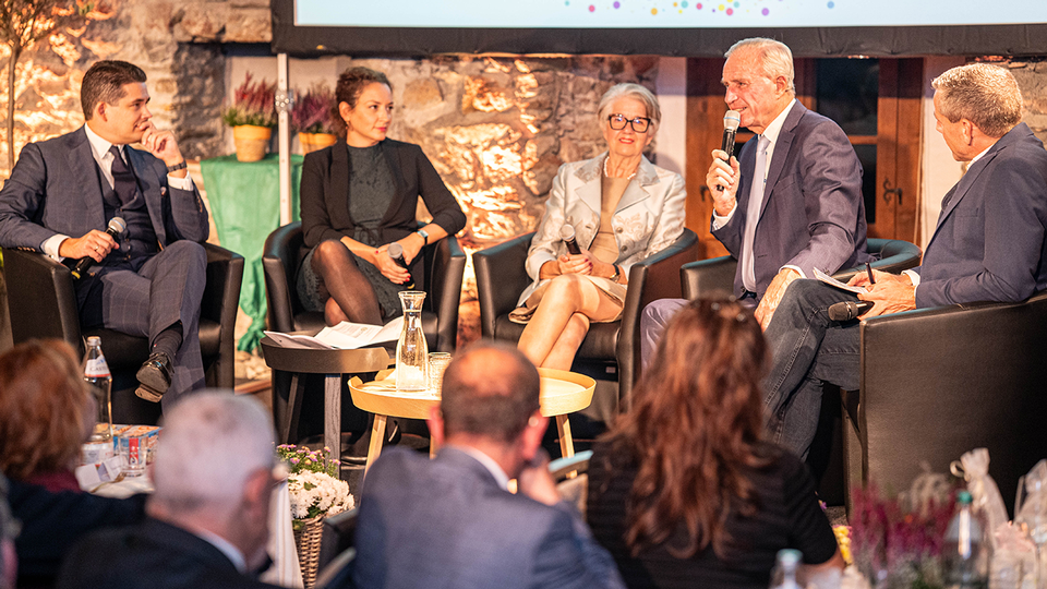 © Sebastian Scheffauer Von links nach rechts: Stephan Niedan, Anahid Niedan-Asvazadurian, Susana Niedan-Feichtinger, Thomas Feichtinger © Sebastian Scheffauer