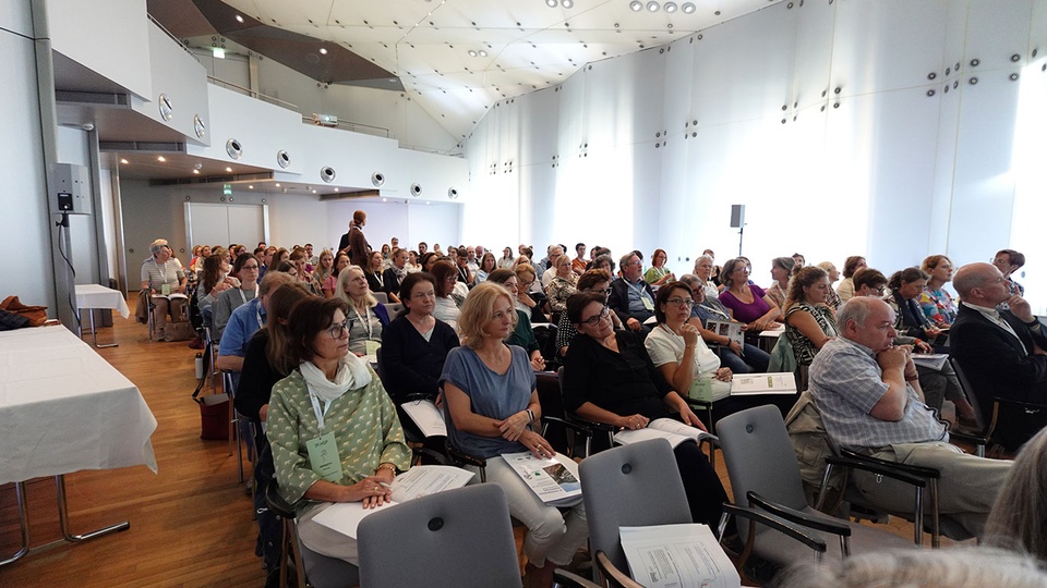 Von der Auftaktveranstaltung bis zum letzten Vortrag zeigten  sich die Teilnehmer:innen interessiert und begeistert. © beigestellt