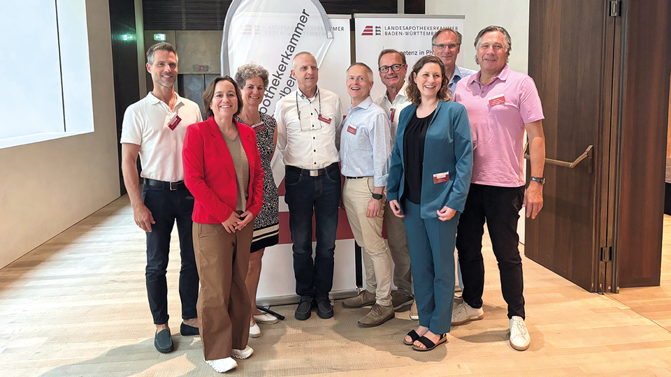 V.&thinsp;l.&thinsp;n.&thinsp;r.: Dr. Thorsten Pfitzer, Mag.&thinsp;pharm. Martina Haas-Lingg, Mag.&thinsp;pharm. Susanne Sch&uuml;tzinger-&Ouml;sterle, Prof. Dr. Rolf Marschalek, Dr. Martin Braun, Dr. Peter R. Gartner, Kathrin K&ouml;nig, Dr. Jan Vagedes, Mag.&thinsp;pharm. Christof van Dellen  &copy; beigestellt