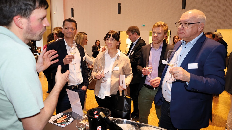  V. l.: Gernot Majeron (Andreas Apotheke Langenwang), Gertrude Kölbl (Marchfeld- apotheke), Franz Coreth und Heinz Wlzek  (beide APOVERLAG) © beigestellt