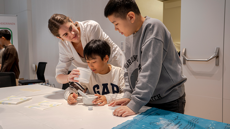 AFÖP-Präsidentin Sonja Glamočlija (l.) und  ihr Team waren mit Begeisterung im Einsatz. © Christoph Schipp
