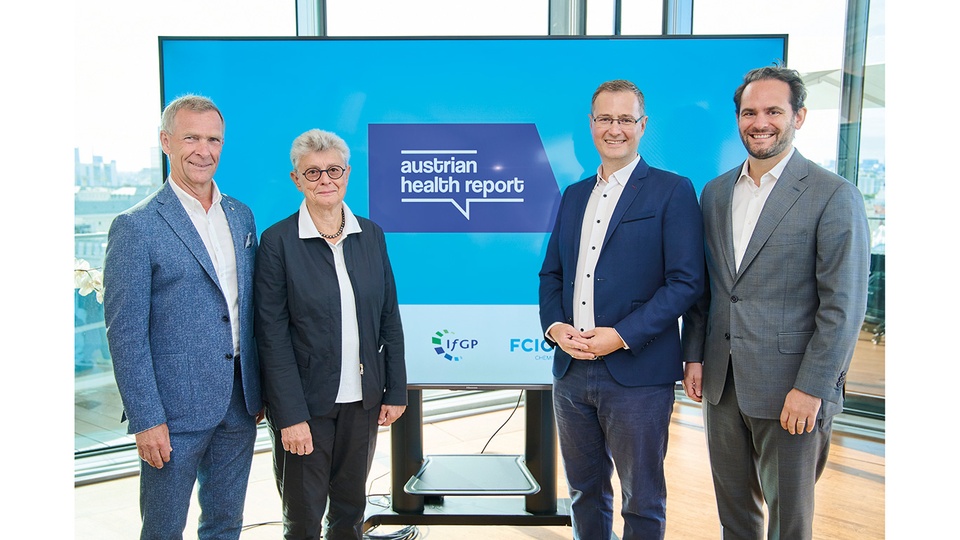 v. l. n. r.: Dr. Walter Feichtinger, Prof. Dr. Ulrike Holzgrabe, Dr. Reinhard Raml und Marco Pucci © Martin Hörmandinger