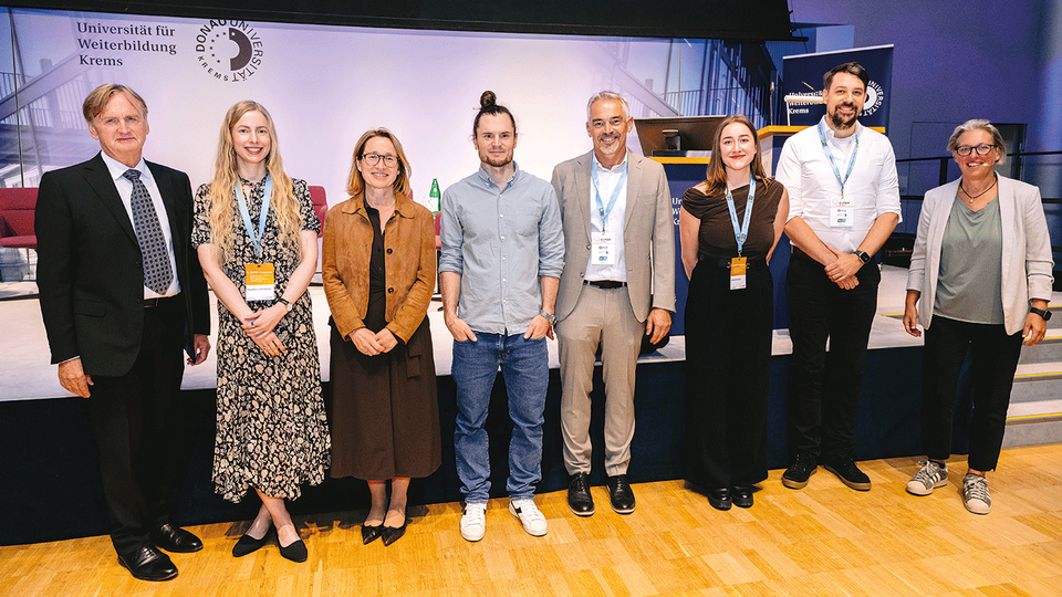 Univ.-Prof. Dr. Stefan Nehrer (UWK), Mag. Dr. Magdalena  Eitenberger (Uni Wien und Ludwig Boltzmann Institut f&uuml;r  Digital Health and Patient Safety), Univ.-Prof. Dr. Viktoria  Weber (Rektorin UWK), Univ.-Prof. Dr. G&uuml;nter Klambauer (Johannes Kepler Universit&auml;t Linz), Univ.-Prof. Dr. Gerald  Gartlehner (UWK), Dr. Arianna Gadinger (UWK), Prof. Dr. Sebastian Merkel (Ruhr-Universit&auml;t Bochum), Dr. Brigitte Piso (UWK). &copy; UKW/Flora H&uuml;bl