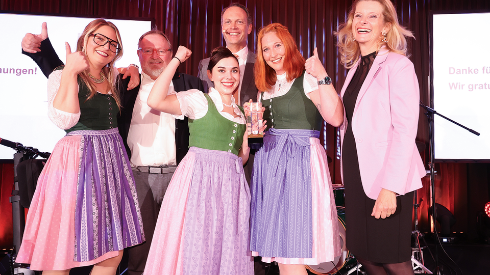 Die Gewinnerinnen des PKA-Dream-Team-Awards gemeinsam mit Paul Hauser, Alexander Hartl und Alexandra Fuchsbichler. © Österreichische Apothekerverband/Oliver Wolf