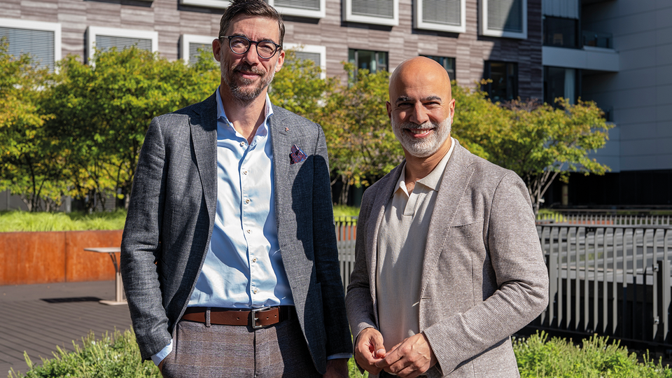 Die Lunge im Fokus: Priv.-Doz. DDr. Philipp Saiko und  Prim. Priv.-Doz. Dr. Arschang Valipour präsentieren beim APOkongress in  Salzburg und Wien aktuelle wissenschaftliche Entwicklungen. © Christoph Schipp