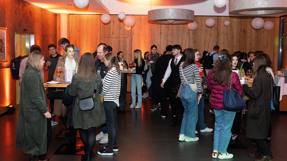 Ein Blick in die Nachtapotheke:  inhaltlicher Austausch und Networking © Martin Vandory