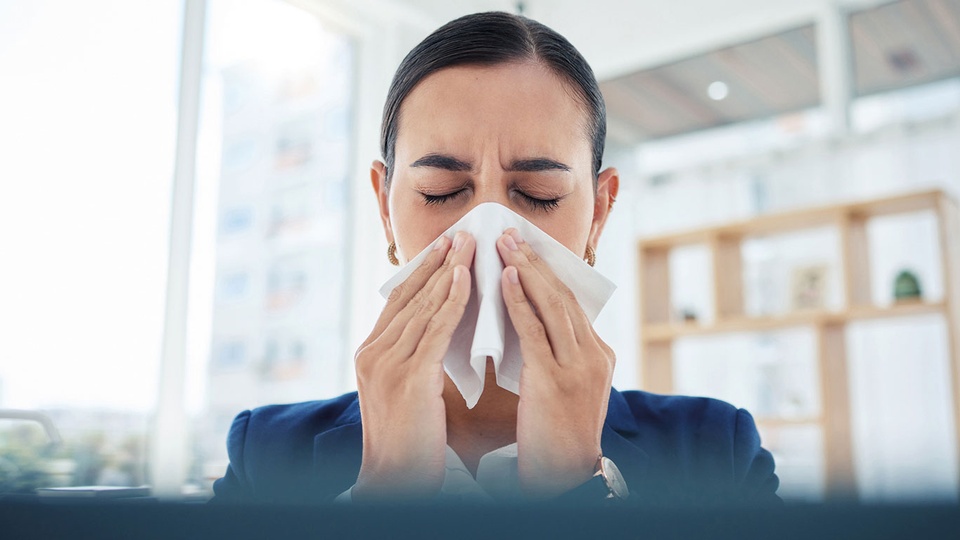 Nasen putzen &copy; iStock