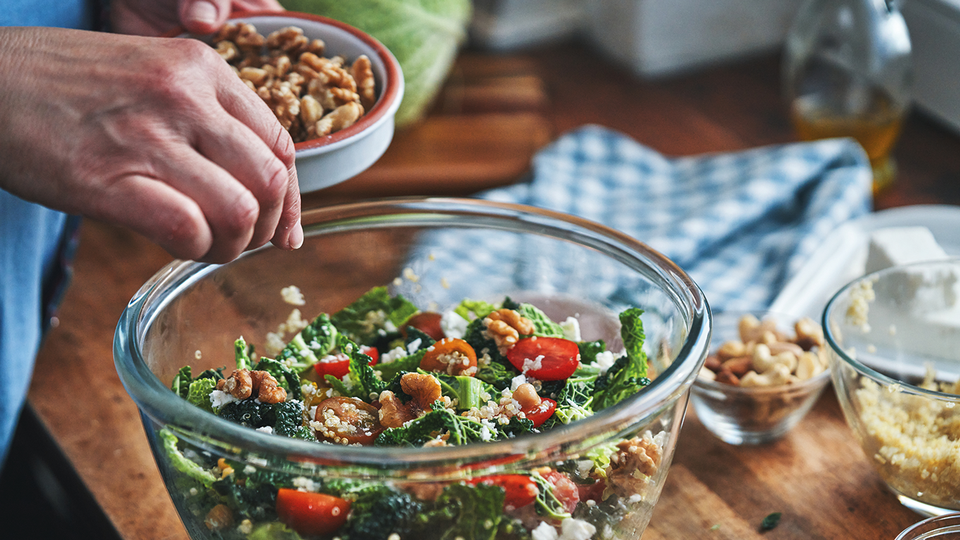 Eine kaliumreiche, kochsalzarme und pflanzenbasierte Ernährung senkt das Risiko einer chronischen Nierenerkrankung. © iStock