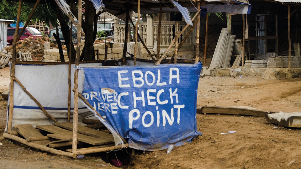 Saani Yakubu, Landesdirektor von ActionAid, betont:  &bdquo;Wir k&auml;mpfen nicht nur gegen ein t&ouml;dliches Virus, sondern auch gegen Mythen, Angst und tief sitzendes Misstrauen.&ldquo;  &copy; iStockphoto