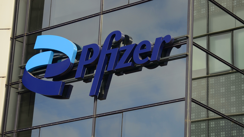 © ShU studio/Shutterstock Pfizer © ShU studio/Shutterstock