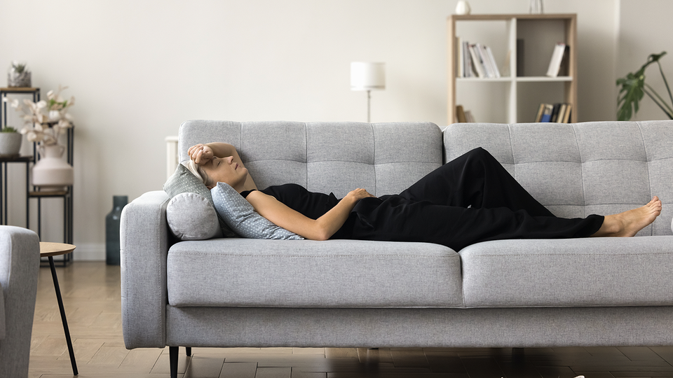 © Shutterstock Strikte körperliche Schonung ist die wichtigste Maßnahme zur Behandlung. © Shutterstock